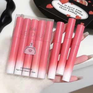 پک رژ لب مخملی خوکی LEADUU مدل Pig’s Head Velvet Lip Glaze
